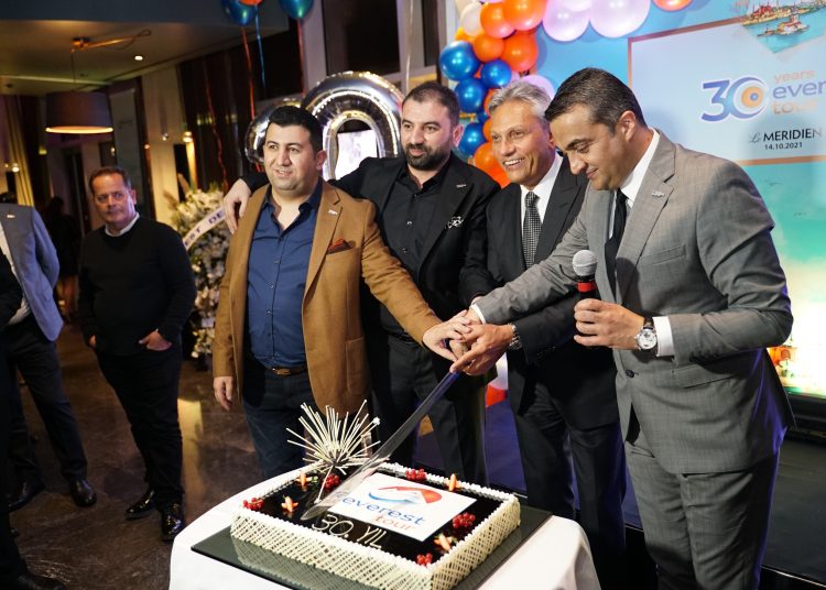 EVEREST TOUR 30. YILINI LE MERIDIEN HOTEL’DE İSTANBUL TEMALI GÖRKEMLİ BİR GECE İLE KUTLADI