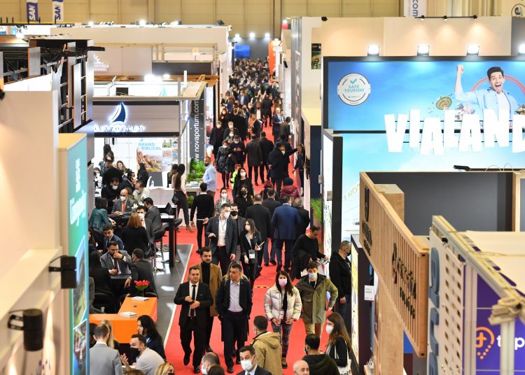 Yaz Bitti, Ancak Turistler Türkiye’den Vazgeçmedi: Yoğun İlgi, EMITT’e Tarihi Talebi Destekliyor!