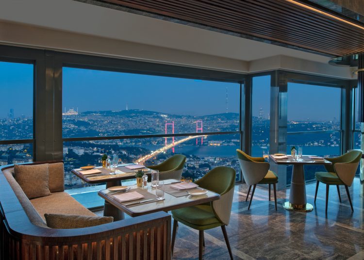 Mövenpick Bosphorus Yeni Yılı İtalyan Lezzetleri ve Eğlence Dolu Müzikleriyle Karşılıyor