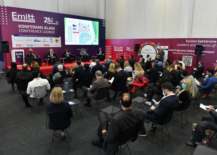 EMITT, KAPILARINI AÇMAK İÇİN GÜN SAYIYOR!