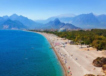 Antalya’da Turizm Sezonu Rekorla Sürüyor