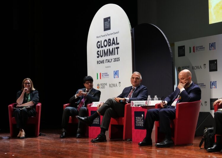 Bakan Ersoy, Türkiye’nin Başarılı “Gece Müzeciliği” Modelini Roma’da Anlattı