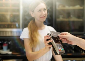 Restoranlarda ‘Servis Ücreti’ Tartışmasına Sektörden Net Yanıt: “Çözüm Kredi Kartıyla Bahşiş”